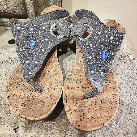 NWOB White Mountain Adeline Embellished Slimgback Wedge Thong Sandals Size 9.5 - Picture 6 of 14